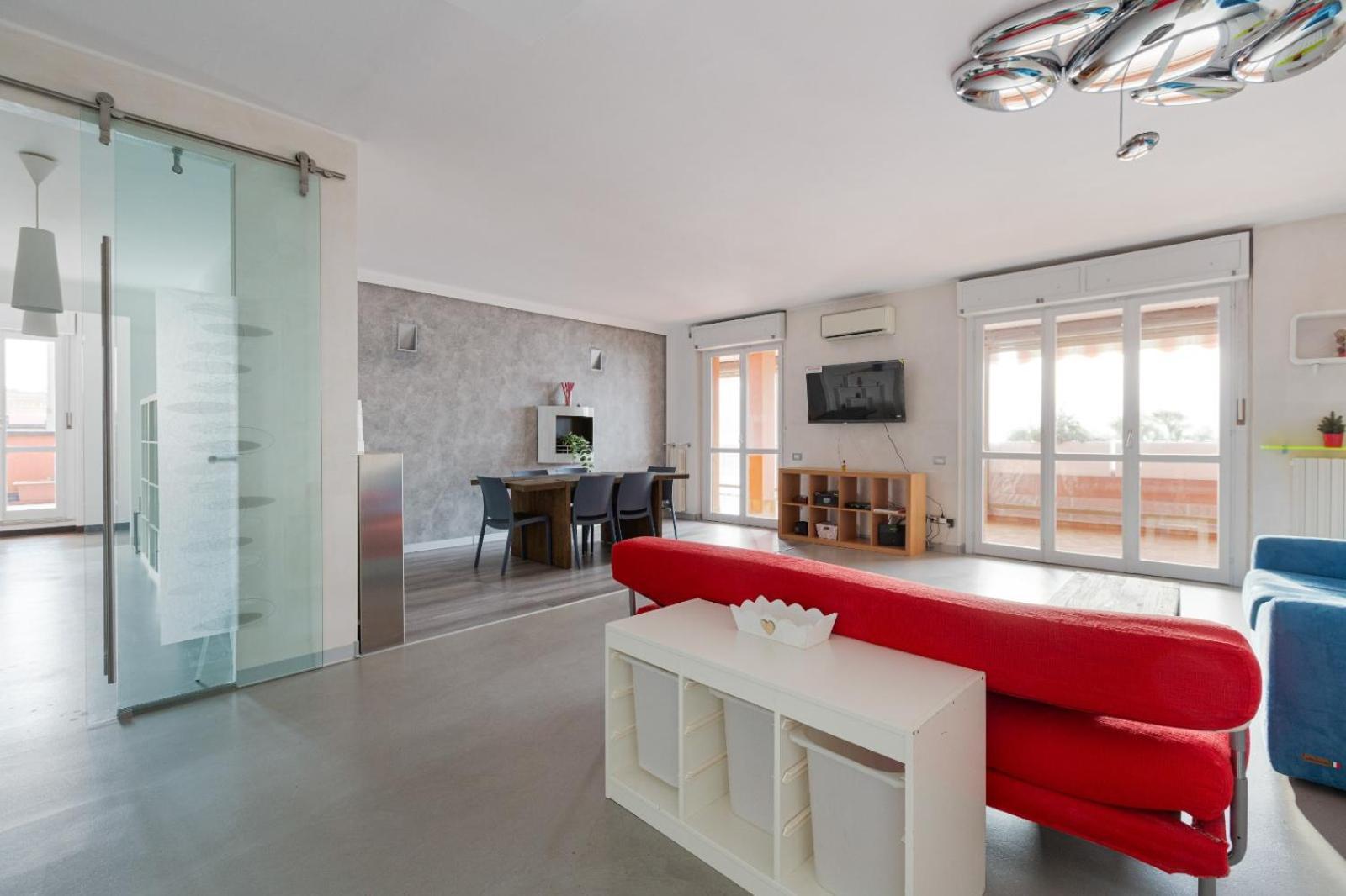 Bright With Balcony And Terrace Apartment Mailand